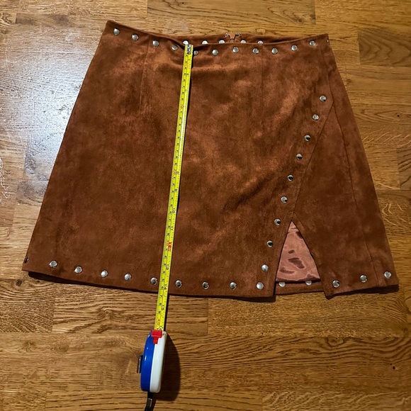 NWT Lulus Fall For It Brown Faux Suede Studded Mini Skirt Size S - Picture 10 of 14